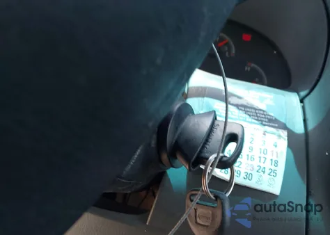 1999 Ford F-150 Lariat/Work Series/Xl/Xlt from USA, damaged, VIN 1FTRF17W6XNB86100